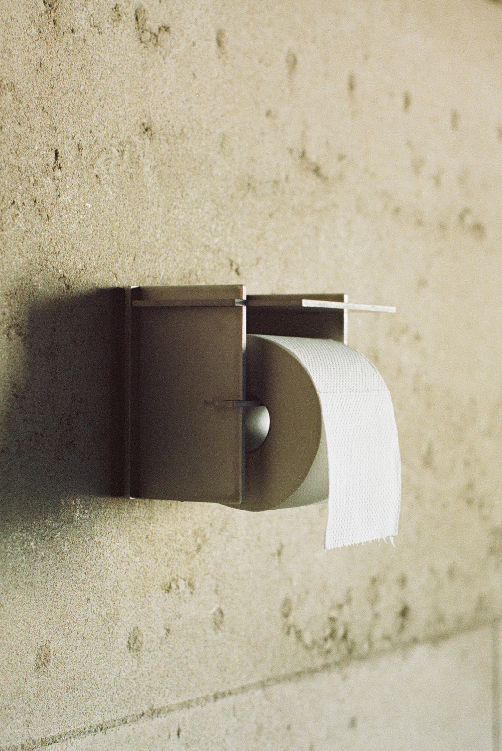 TOILET ROLL HOLDER by DISORDINARY