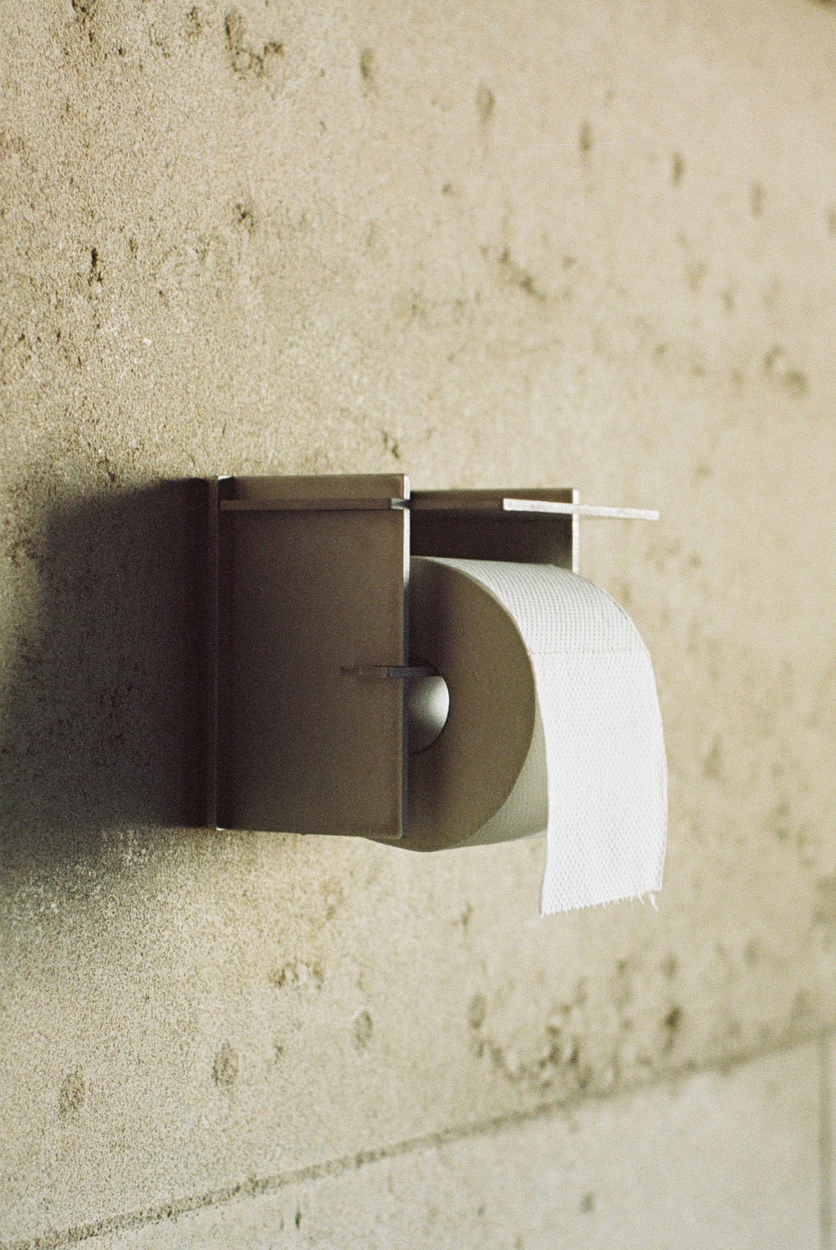 TOILET ROLL HOLDER by DISORDINARY